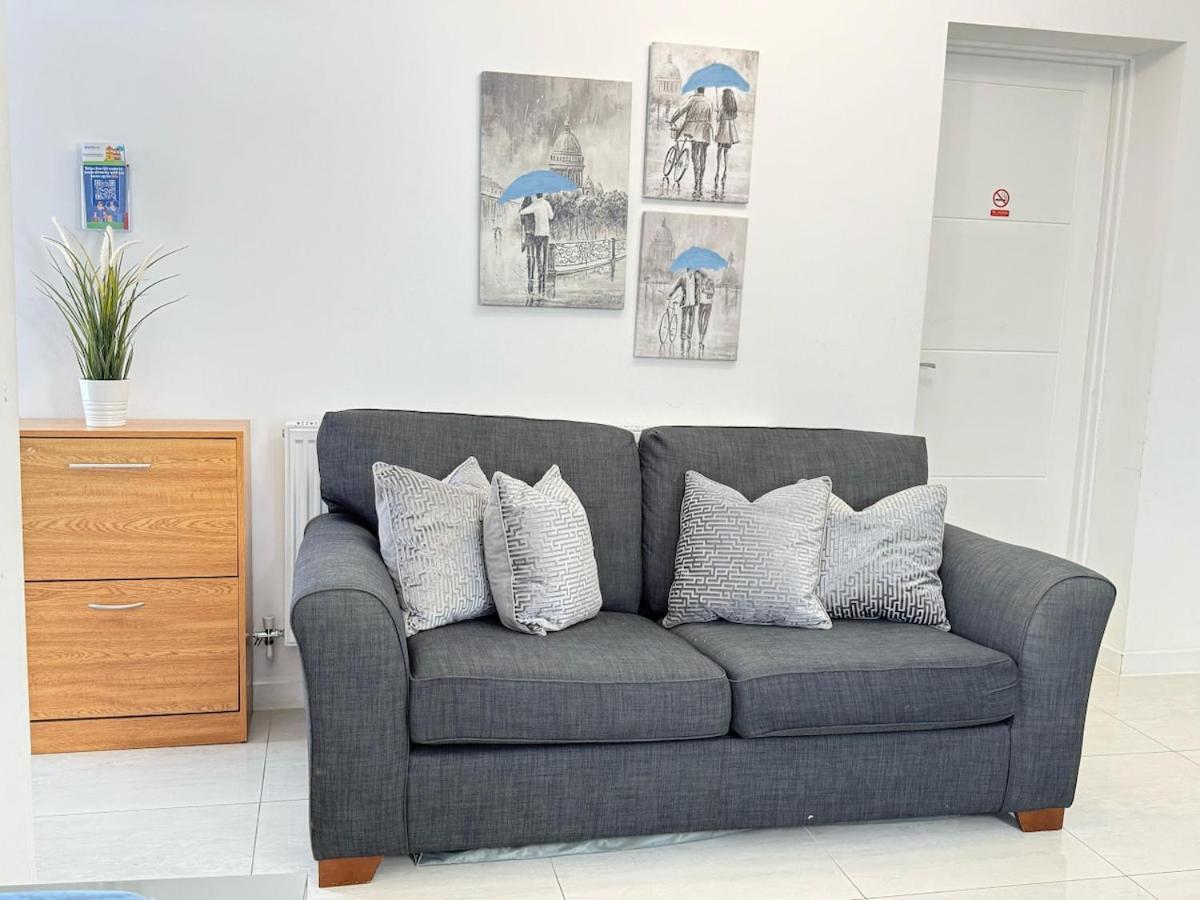 Walnut Luxurious 2-Bedroom With Ensuite - Parking, Netflix, Wifi - Close To Oxford, Bicester & Blenheim Palace Kidlington Dış mekan fotoğraf
