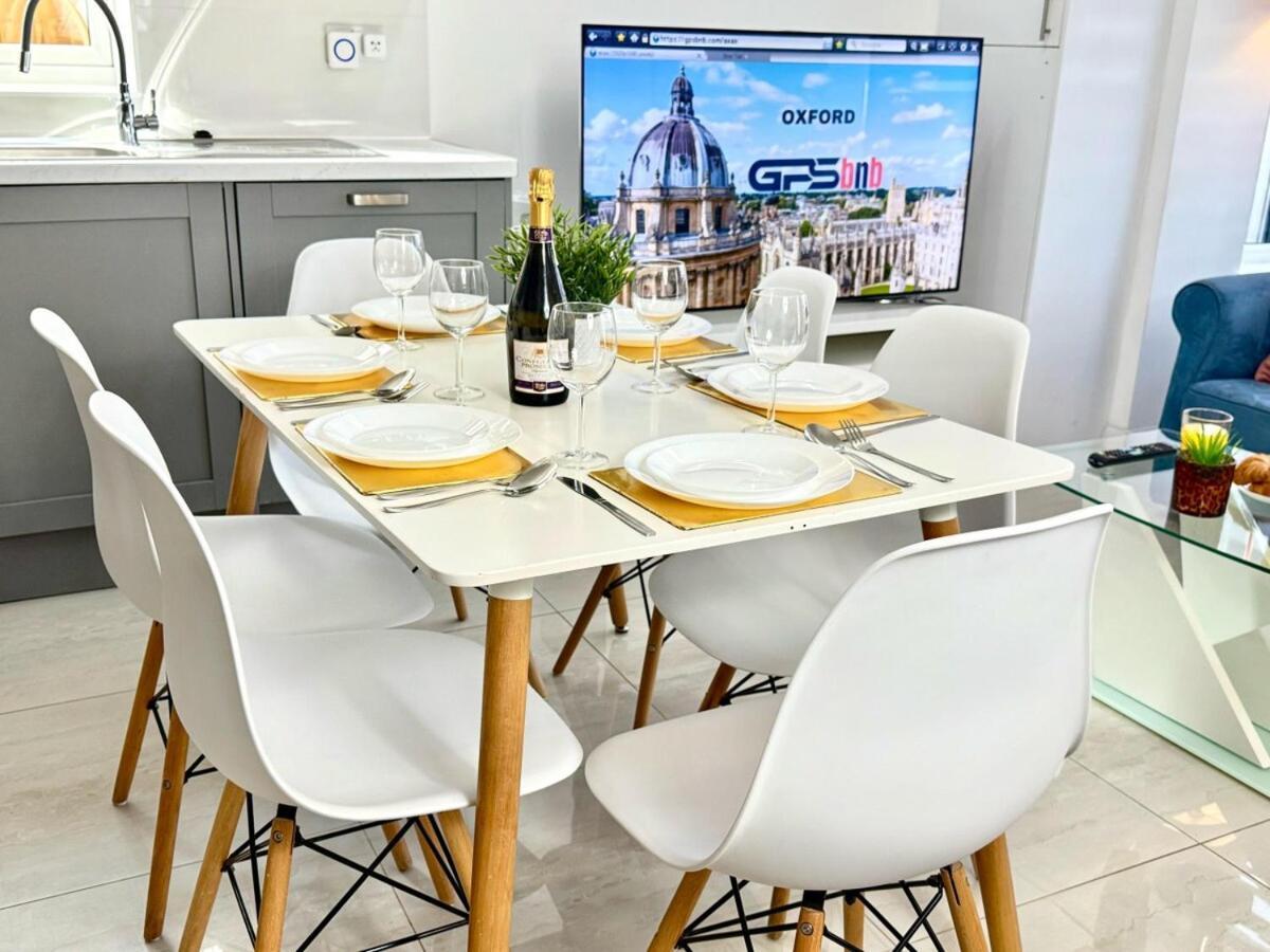 Walnut Luxurious 2-Bedroom With Ensuite - Parking, Netflix, Wifi - Close To Oxford, Bicester & Blenheim Palace Kidlington Dış mekan fotoğraf