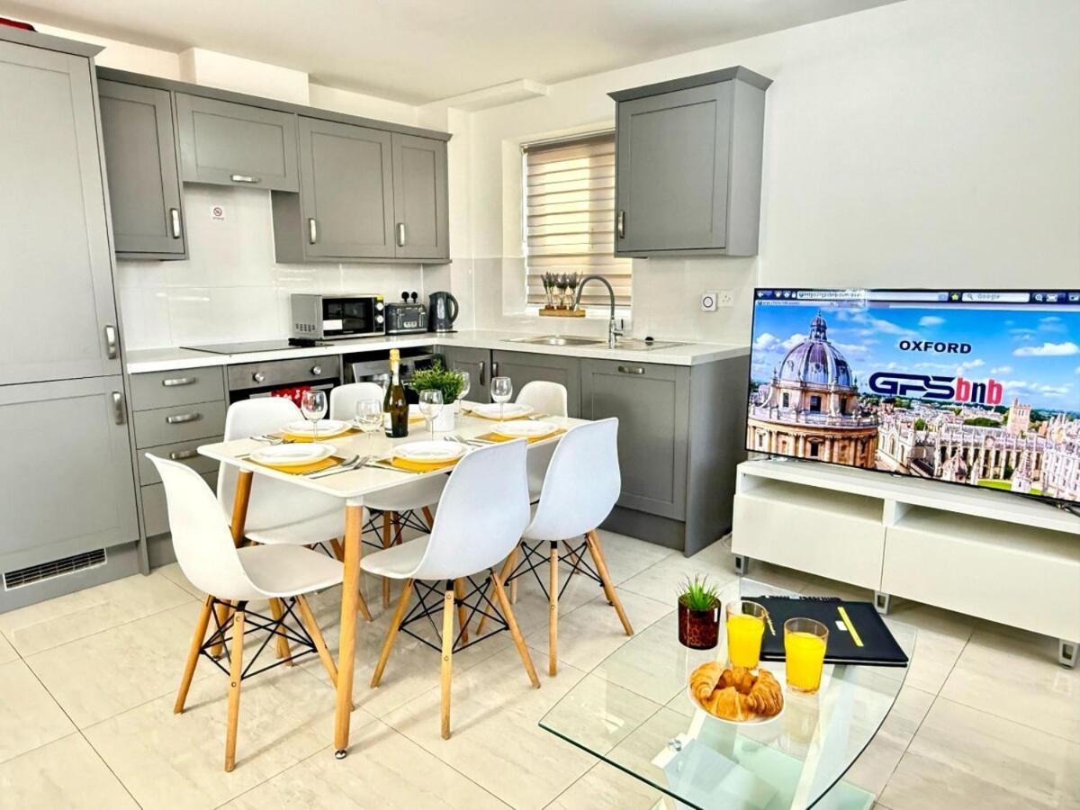 Walnut Luxurious 2-Bedroom With Ensuite - Parking, Netflix, Wifi - Close To Oxford, Bicester & Blenheim Palace Kidlington Dış mekan fotoğraf