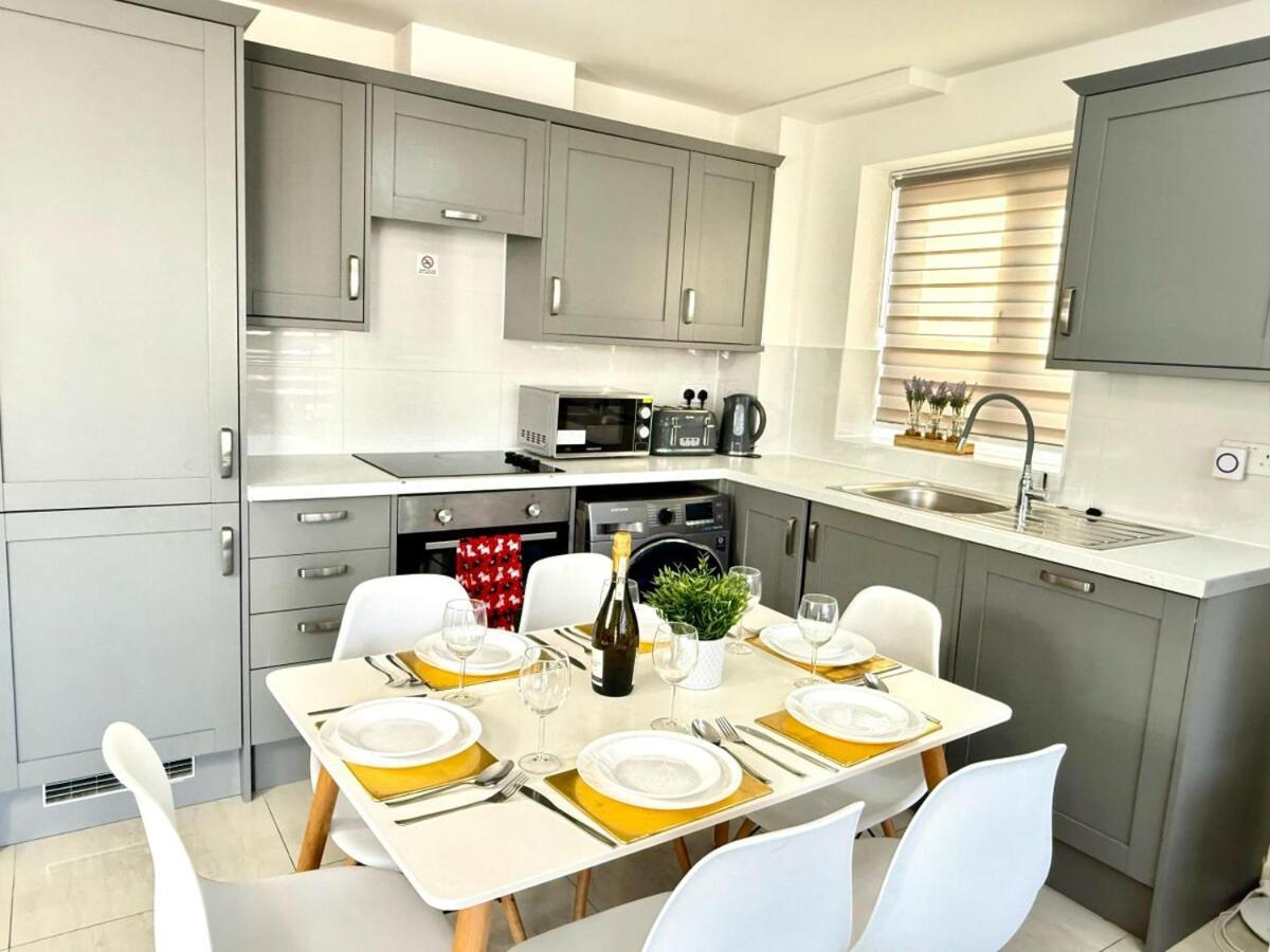 Walnut Luxurious 2-Bedroom With Ensuite - Parking, Netflix, Wifi - Close To Oxford, Bicester & Blenheim Palace Kidlington Dış mekan fotoğraf
